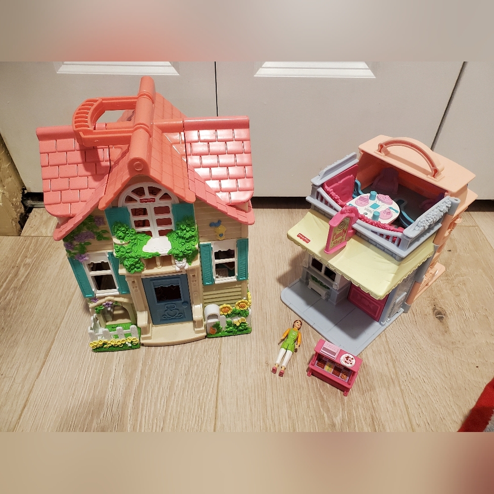 Sweet Streets Set of 2 Houses and Accessories Fisher Price